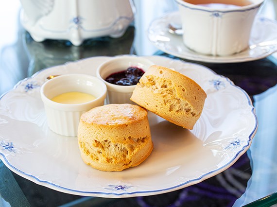 ロビーラウンジ　大阪　スコーン　クリームティー