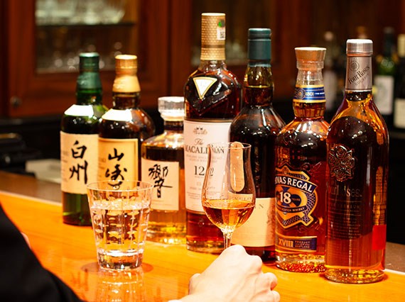 ウィスキー　ジャパニーズウィスキー　山崎　白州　響　バー　ホテル　大阪