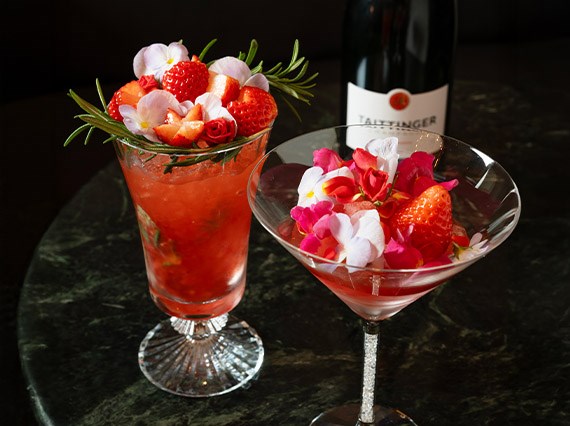 いちご　ローズ　カクテル　シャンパン　ホテル　バー　ブルーバー　大阪